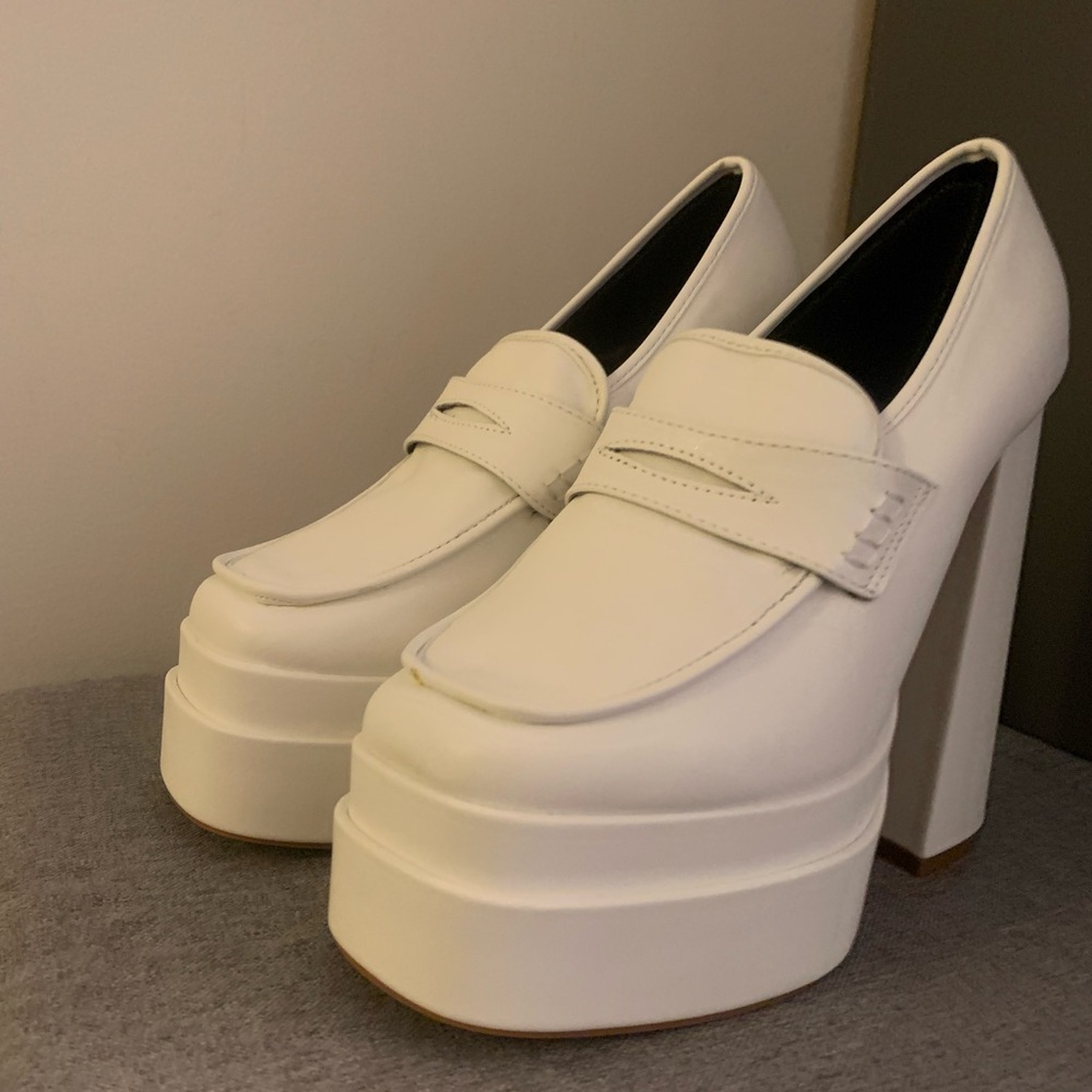 Chic White Platform Heels